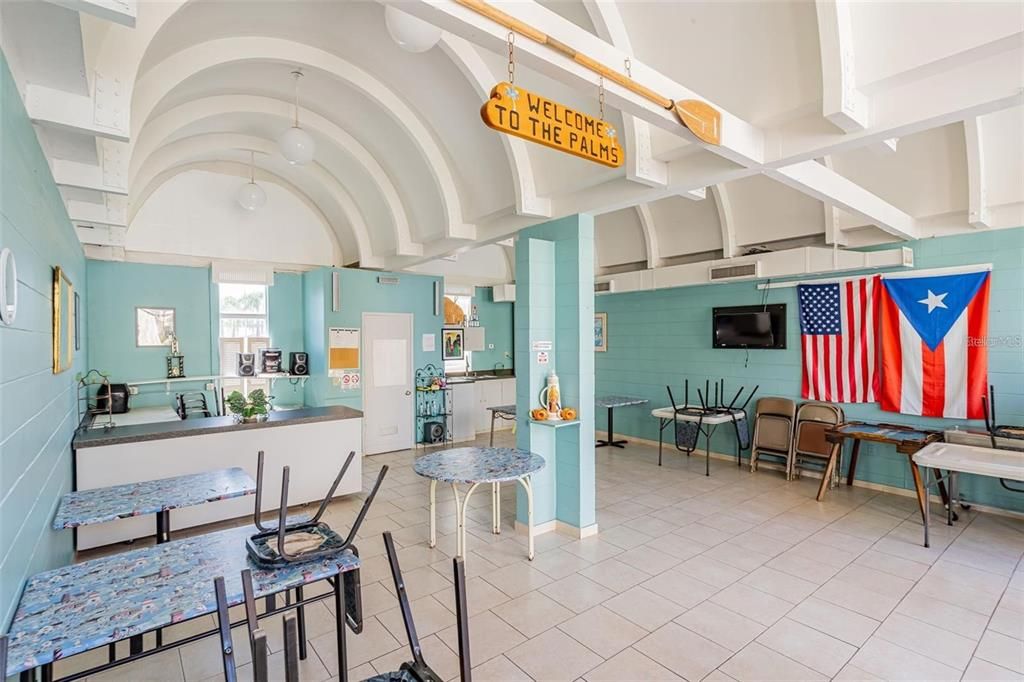 待售: $90,000 (1 贝兹, 1 浴室, 648 平方英尺)