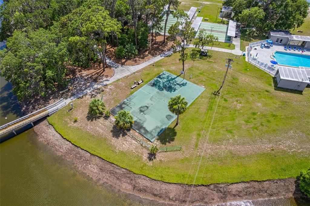 待售: $90,000 (1 贝兹, 1 浴室, 648 平方英尺)