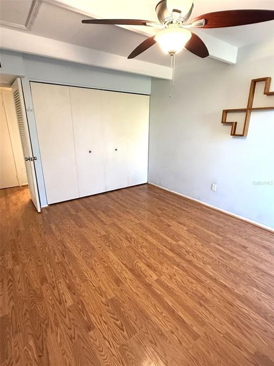 待售: $90,000 (1 贝兹, 1 浴室, 648 平方英尺)