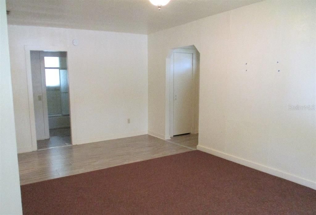 Active With Contract: $315,000 (3 beds, 0 baths, 1472 Square Feet)