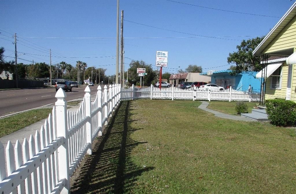 Active With Contract: $315,000 (3 beds, 0 baths, 1472 Square Feet)