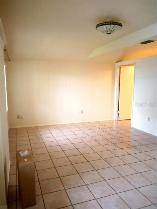 Active With Contract: $315,000 (3 beds, 0 baths, 1472 Square Feet)