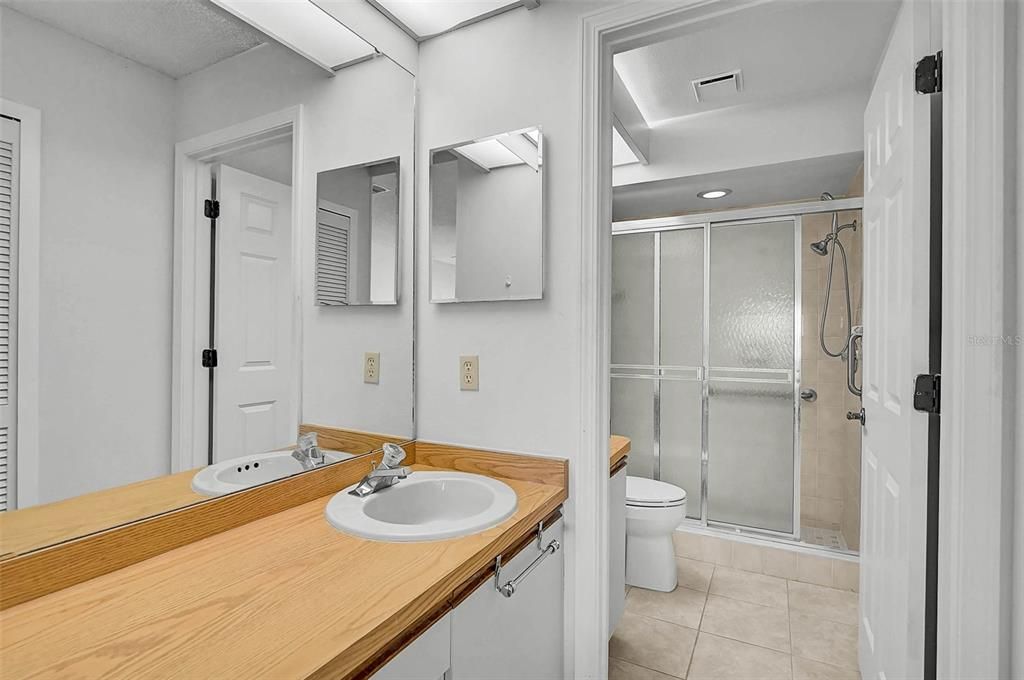 待售: $279,900 (2 贝兹, 2 浴室, 1248 平方英尺)