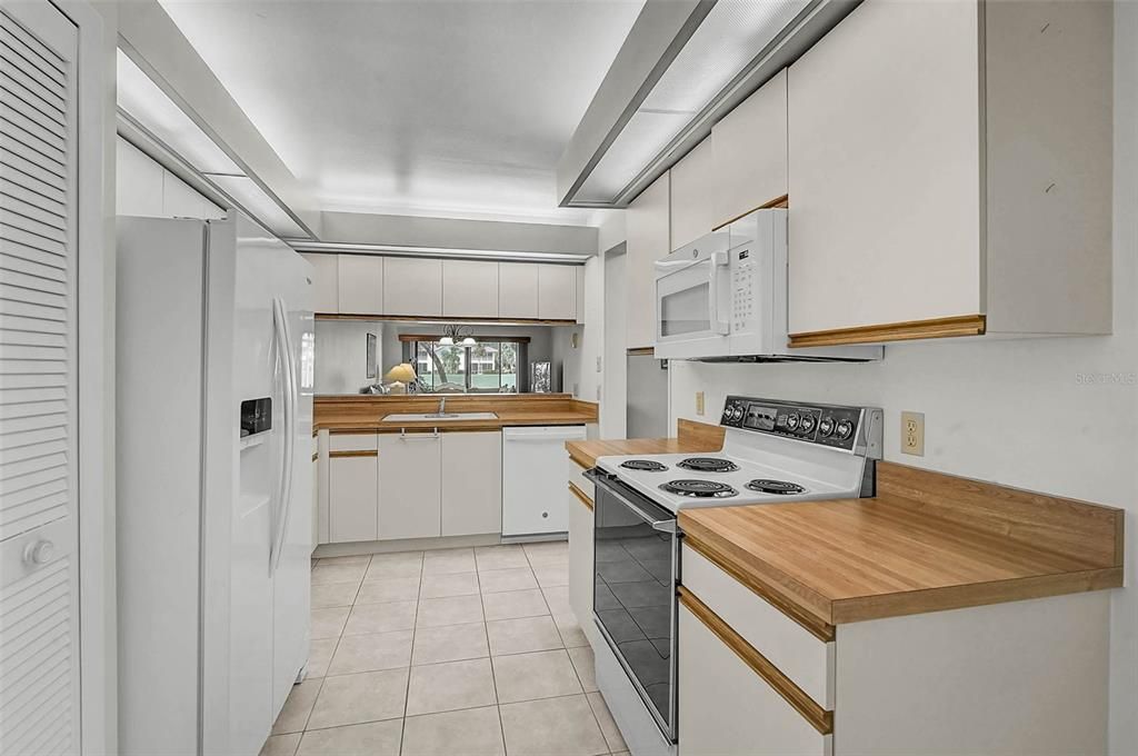 待售: $279,900 (2 贝兹, 2 浴室, 1248 平方英尺)