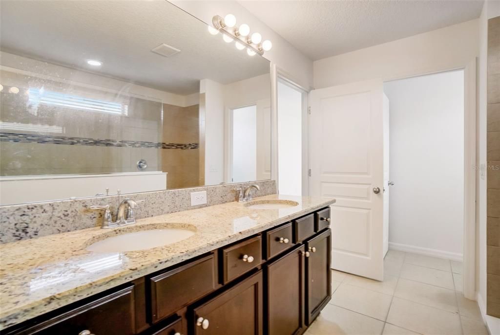 For Sale: $599,000 (4 beds, 3 baths, 3104 Square Feet)