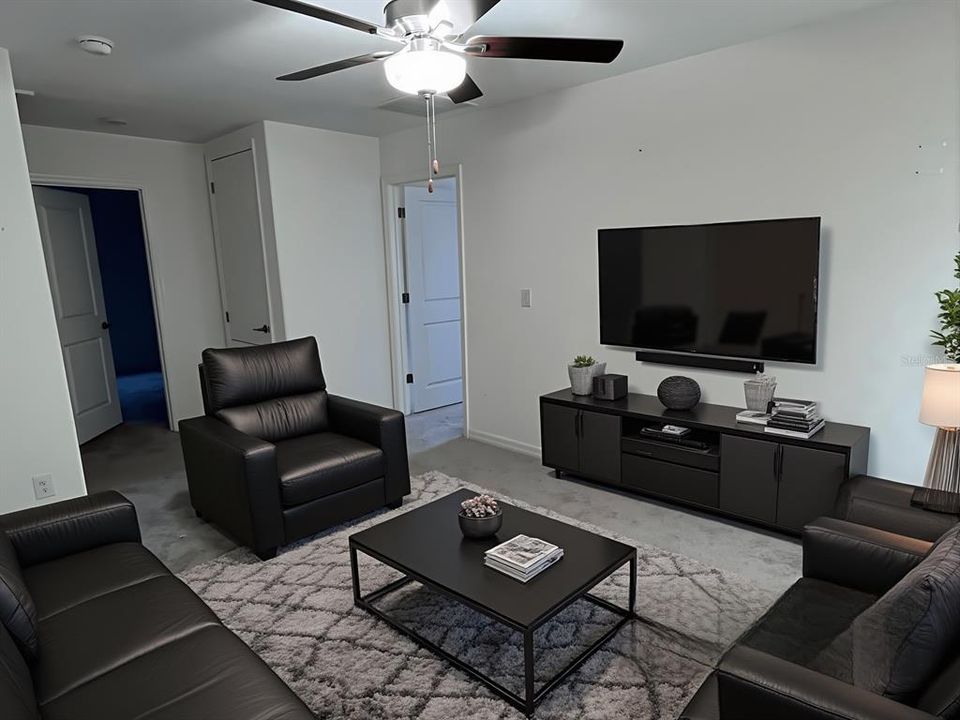 For Rent: $2,500 (5 beds, 2 baths, 2294 Square Feet)