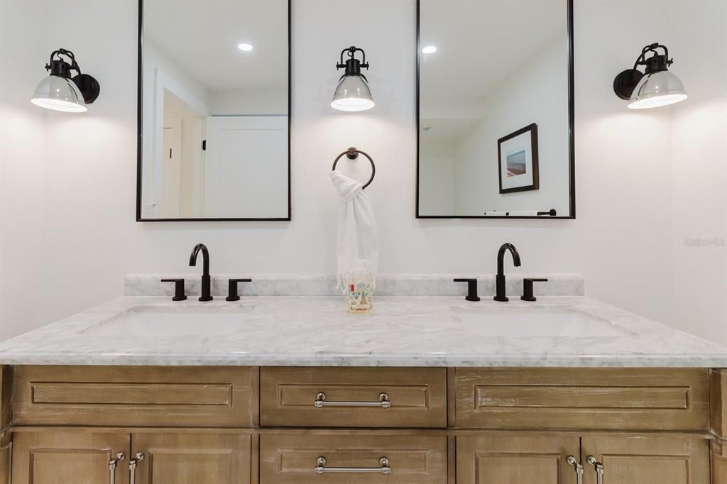 En Venta: $624,900 (2 camas, 2 baños, 1395 Pies cuadrados)