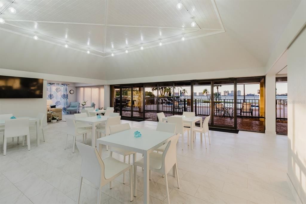 En Venta: $624,900 (2 camas, 2 baños, 1395 Pies cuadrados)