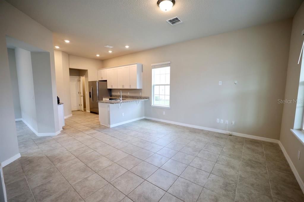 В аренду: $2,500 (4 спален, 2 ванн, 2101 Квадратных фут)