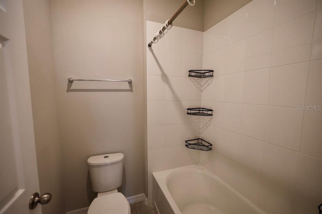 В аренду: $2,500 (4 спален, 2 ванн, 2101 Квадратных фут)