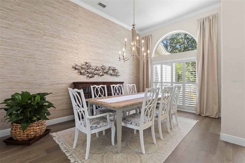 Под контрактом: $925,000 (4 спален, 3 ванн, 3031 Квадратных фут)