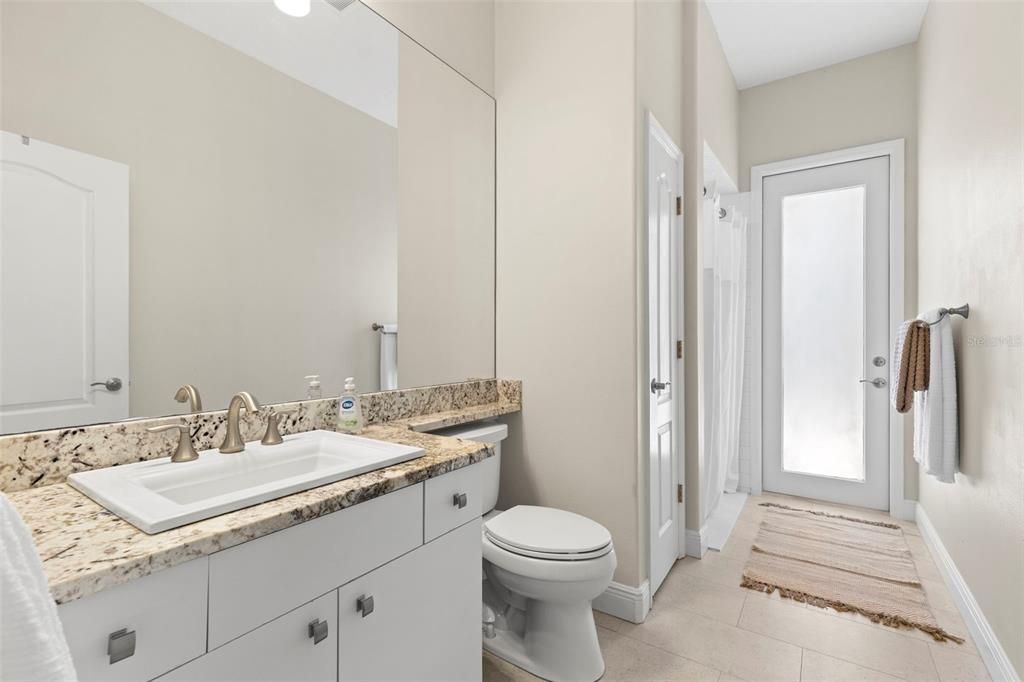 Под контрактом: $925,000 (4 спален, 3 ванн, 3031 Квадратных фут)