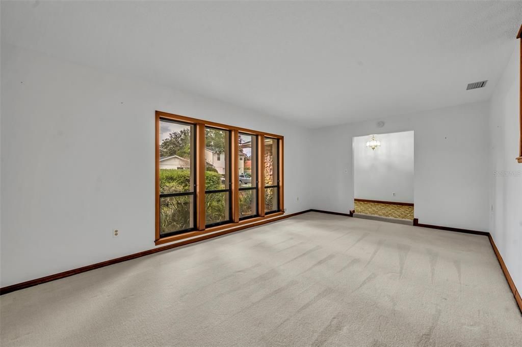 Под контрактом: $2,400 (4 спален, 2 ванн, 2998 Квадратных фут)