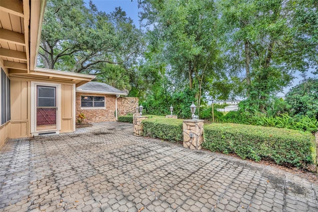 Под контрактом: $2,400 (4 спален, 2 ванн, 2998 Квадратных фут)