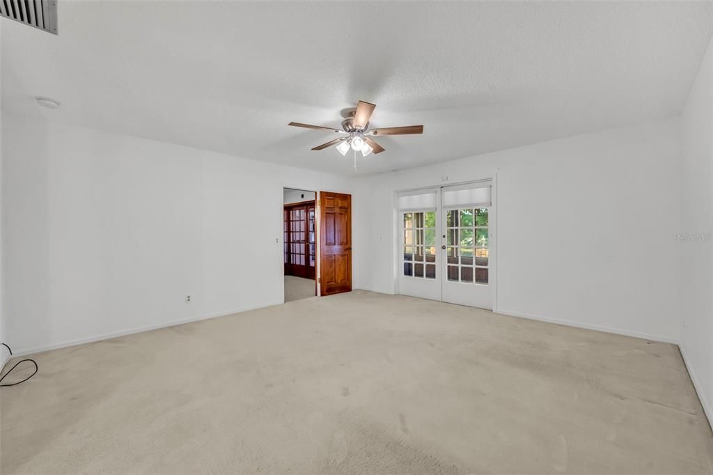 Под контрактом: $2,400 (4 спален, 2 ванн, 2998 Квадратных фут)