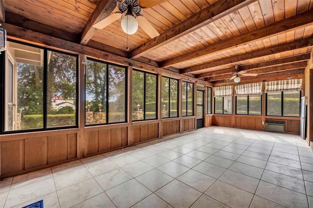 Под контрактом: $2,400 (4 спален, 2 ванн, 2998 Квадратных фут)