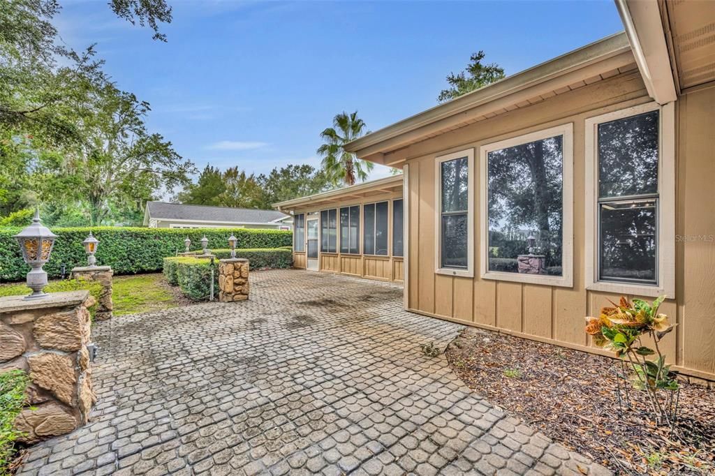 Под контрактом: $2,400 (4 спален, 2 ванн, 2998 Квадратных фут)