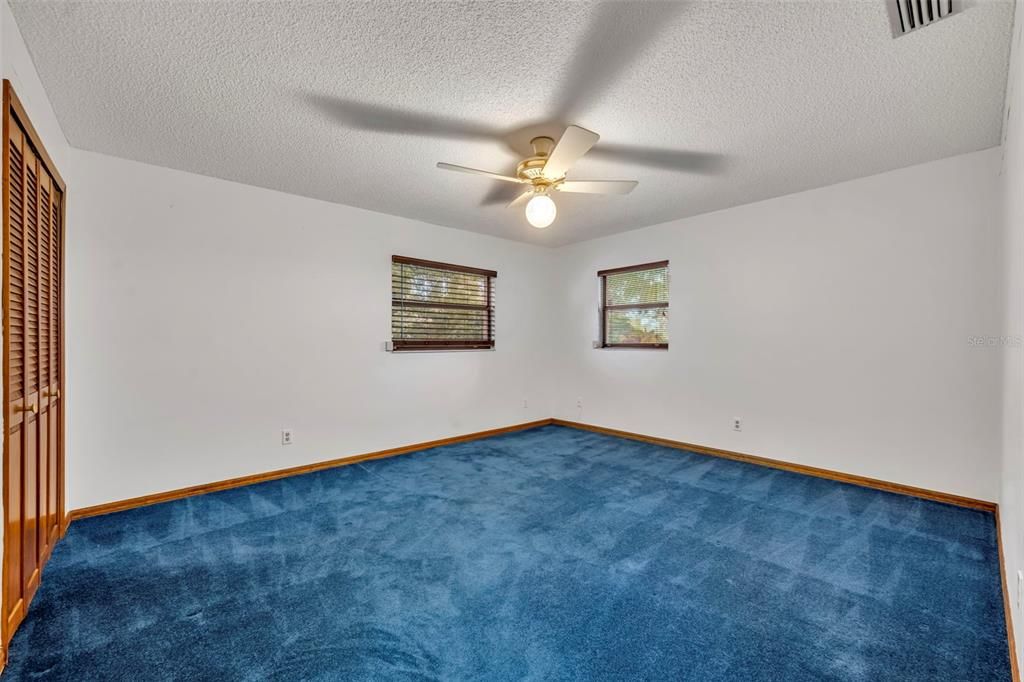 Под контрактом: $2,400 (4 спален, 2 ванн, 2998 Квадратных фут)