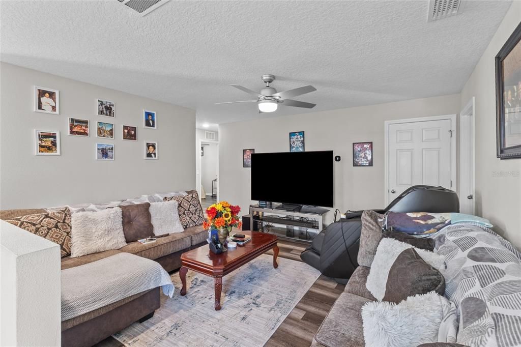 For Rent: $3,500 (4 beds, 2 baths, 2269 Square Feet)