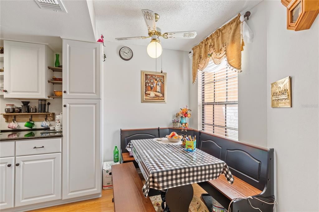 На продажу: $185,000 (1 спален, 1 ванн, 723 Квадратных фут)