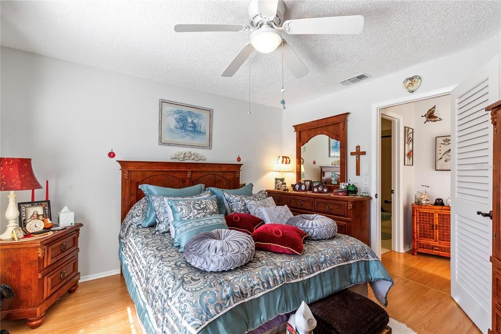 На продажу: $185,000 (1 спален, 1 ванн, 723 Квадратных фут)