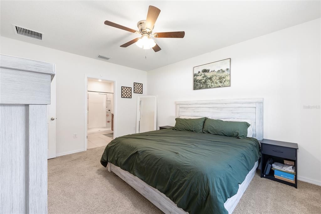 待售: $334,000 (4 贝兹, 2 浴室, 1827 平方英尺)