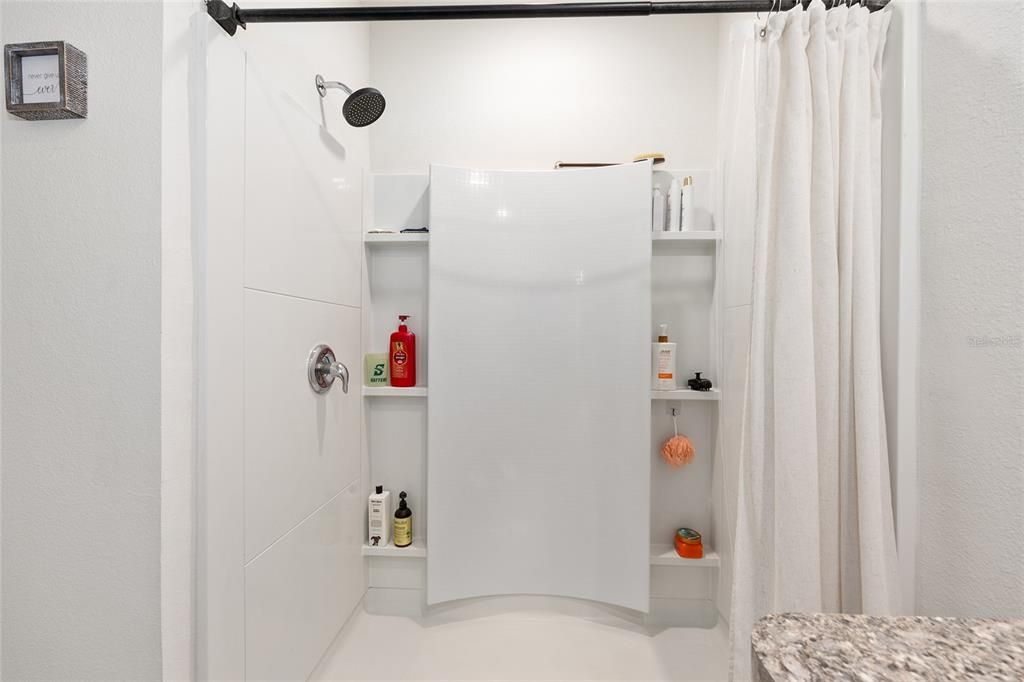 待售: $334,000 (4 贝兹, 2 浴室, 1827 平方英尺)