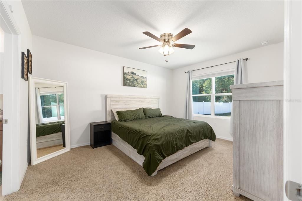 待售: $334,000 (4 贝兹, 2 浴室, 1827 平方英尺)