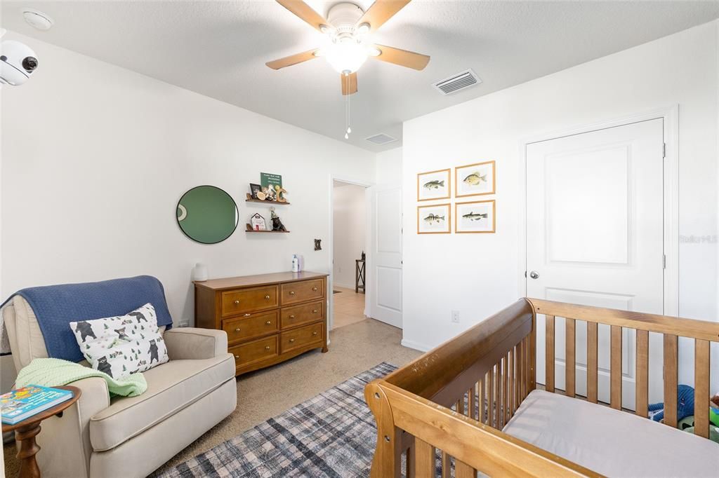 待售: $334,000 (4 贝兹, 2 浴室, 1827 平方英尺)