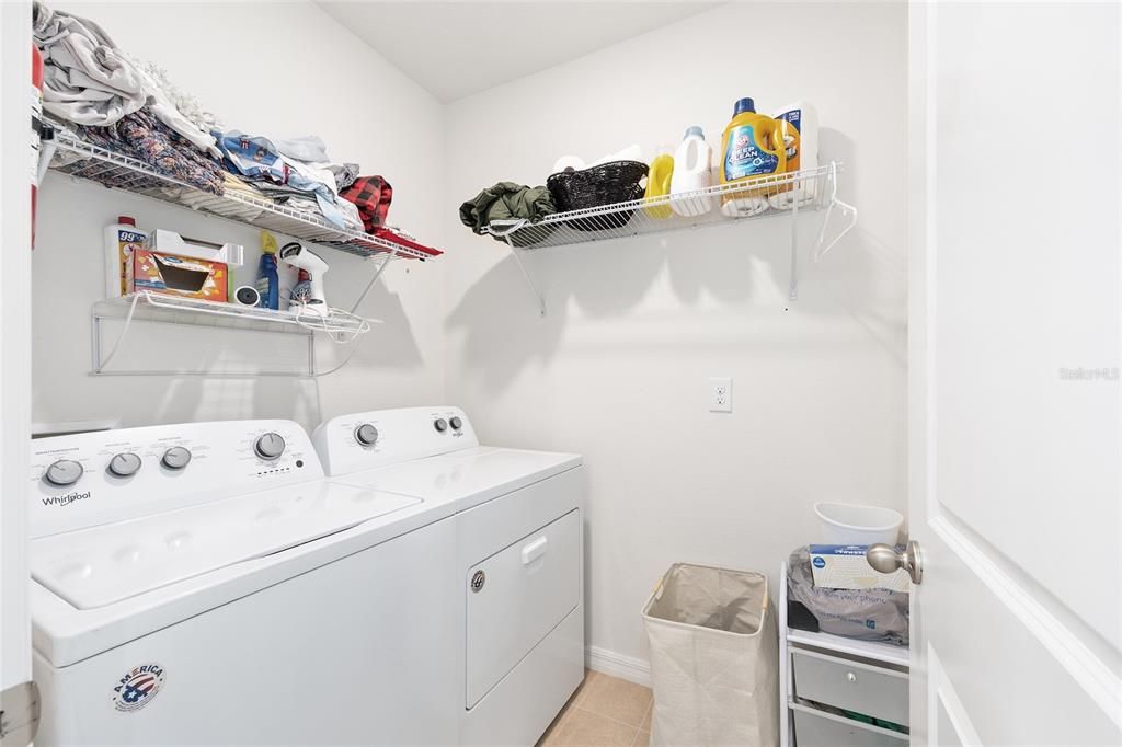 待售: $334,000 (4 贝兹, 2 浴室, 1827 平方英尺)