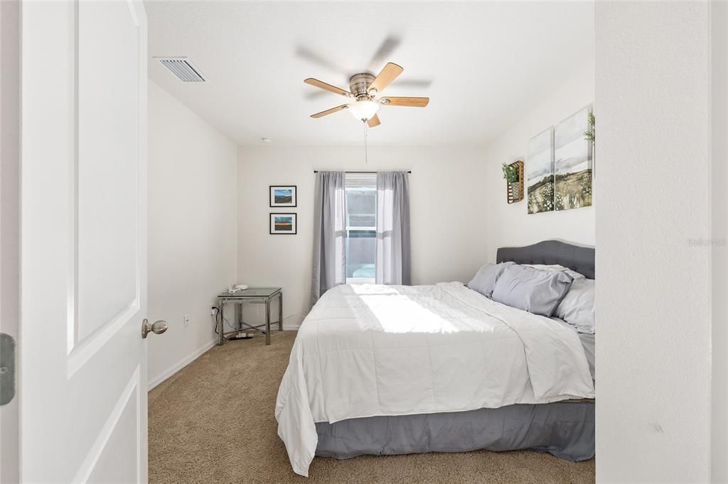 待售: $334,000 (4 贝兹, 2 浴室, 1827 平方英尺)