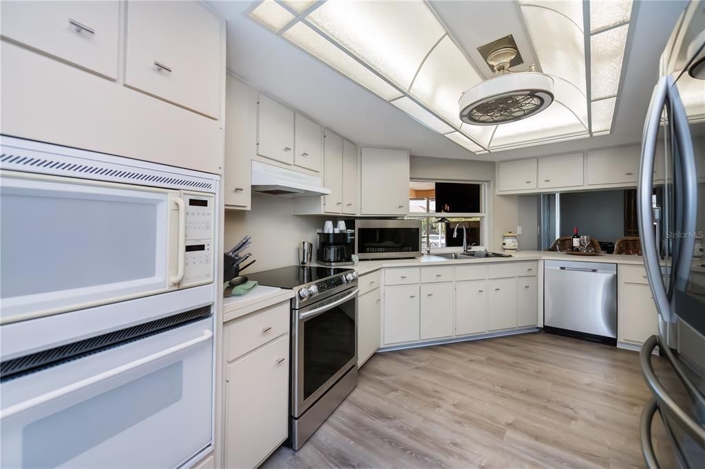 For Sale: $675,000 (4 beds, 2 baths, 2452 Square Feet)