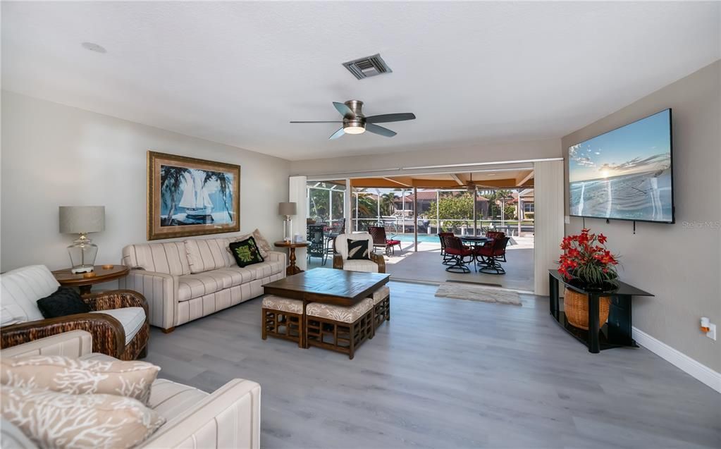 For Sale: $675,000 (4 beds, 2 baths, 2452 Square Feet)