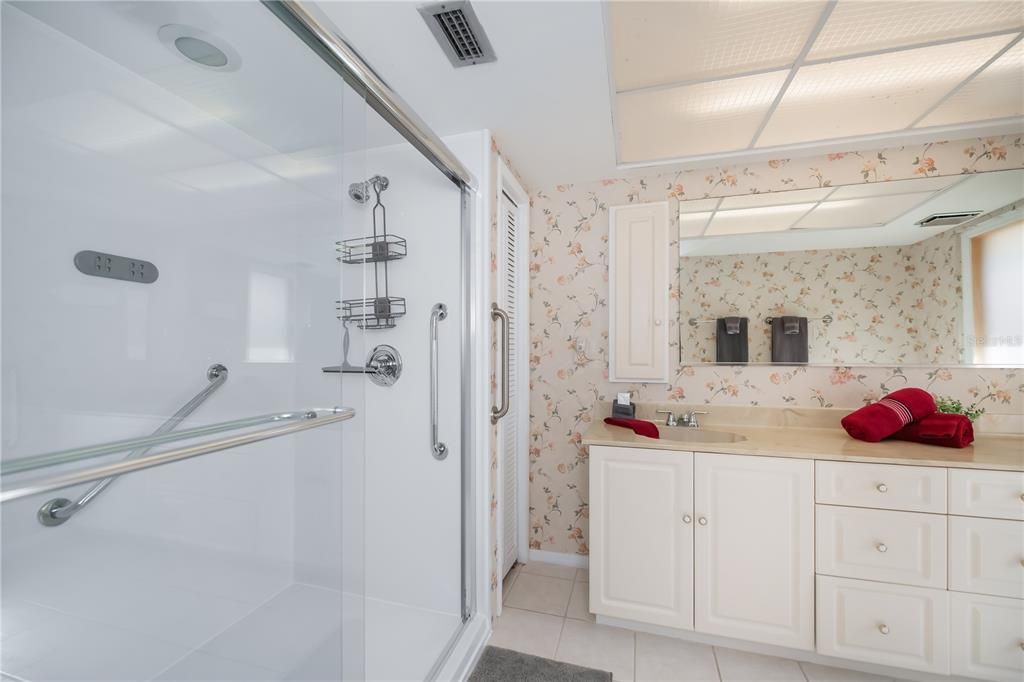 For Sale: $675,000 (4 beds, 2 baths, 2452 Square Feet)