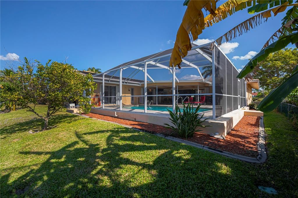 For Sale: $675,000 (4 beds, 2 baths, 2452 Square Feet)