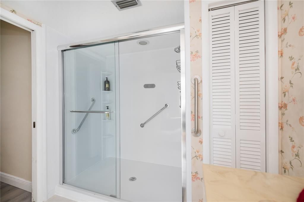 For Sale: $675,000 (4 beds, 2 baths, 2452 Square Feet)