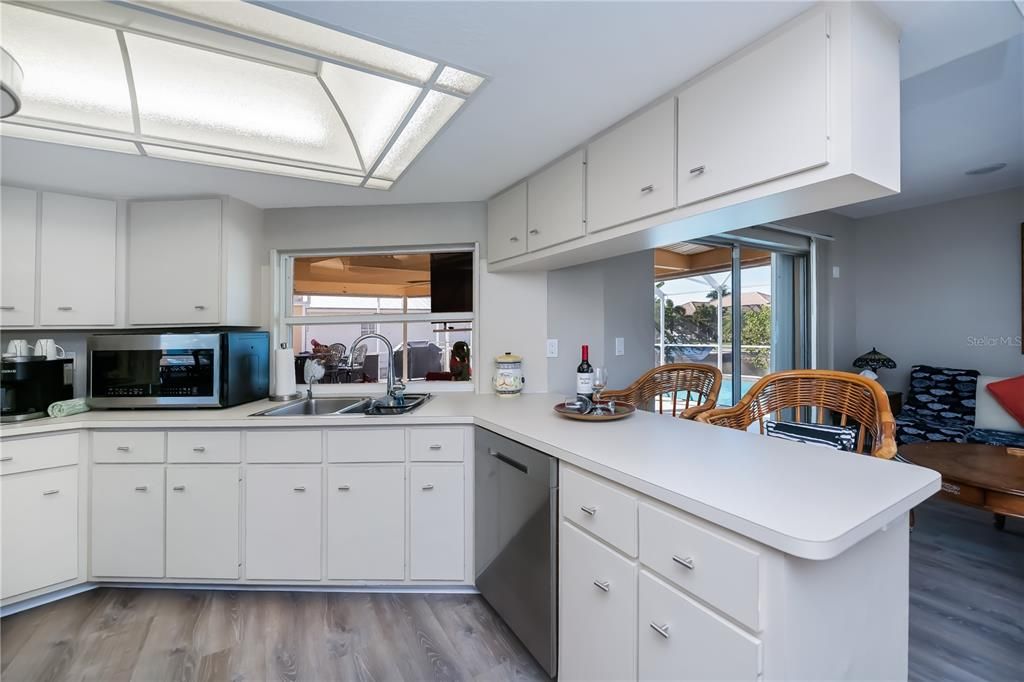 For Sale: $675,000 (4 beds, 2 baths, 2452 Square Feet)