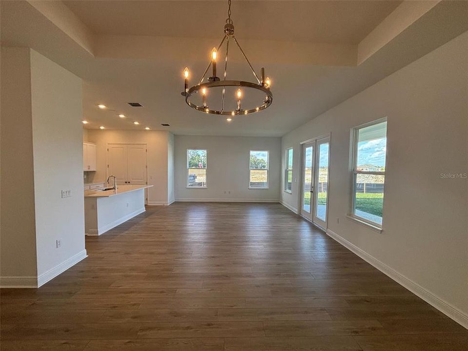 For Sale: $599,990 (4 beds, 3 baths, 2724 Square Feet)