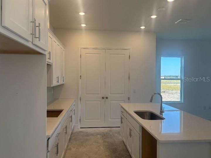 For Sale: $599,990 (4 beds, 3 baths, 2724 Square Feet)