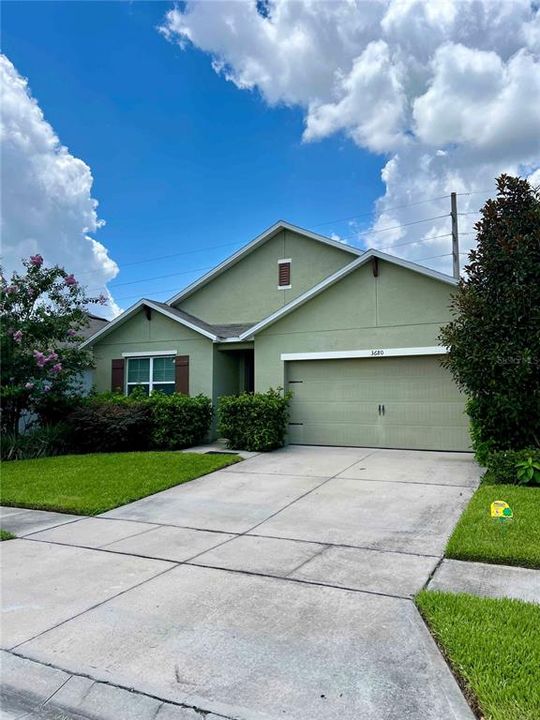 Active With Contract: $2,590 (4 beds, 2 baths, 1846 Square Feet)