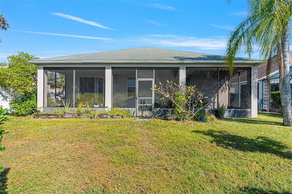 For Sale: $449,900 (4 beds, 2 baths, 1976 Square Feet)