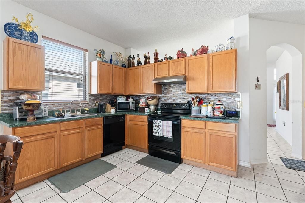 For Sale: $449,900 (4 beds, 2 baths, 1976 Square Feet)
