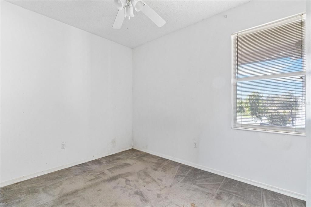 For Sale: $449,900 (4 beds, 2 baths, 1976 Square Feet)