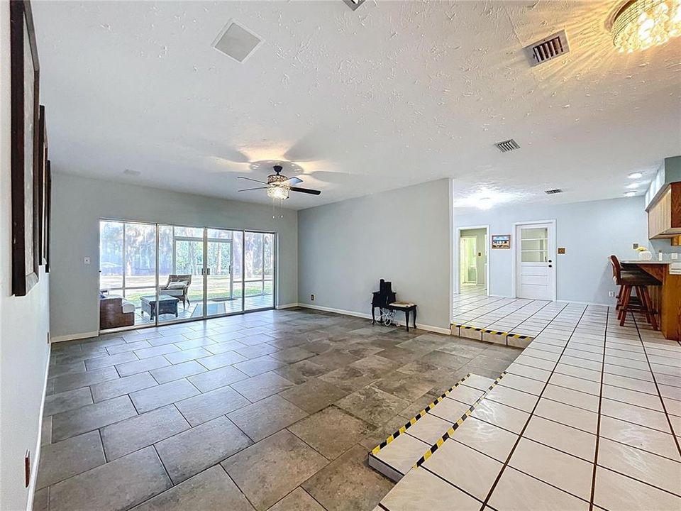 For Rent: $3,300 (4 beds, 3 baths, 2692 Square Feet)