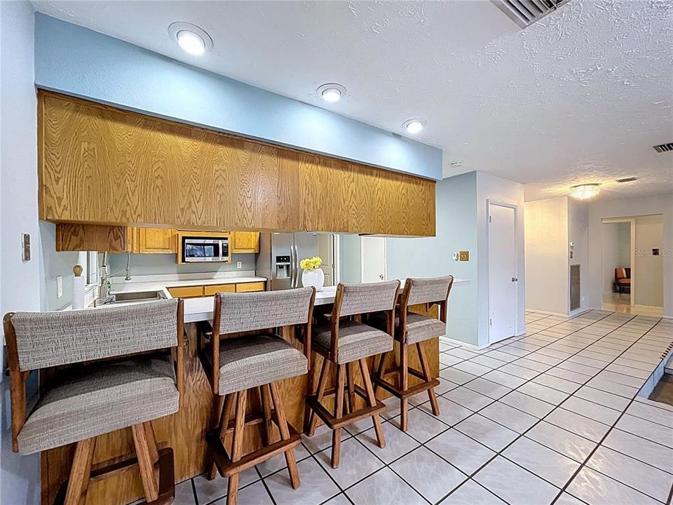 For Rent: $3,300 (4 beds, 3 baths, 2692 Square Feet)