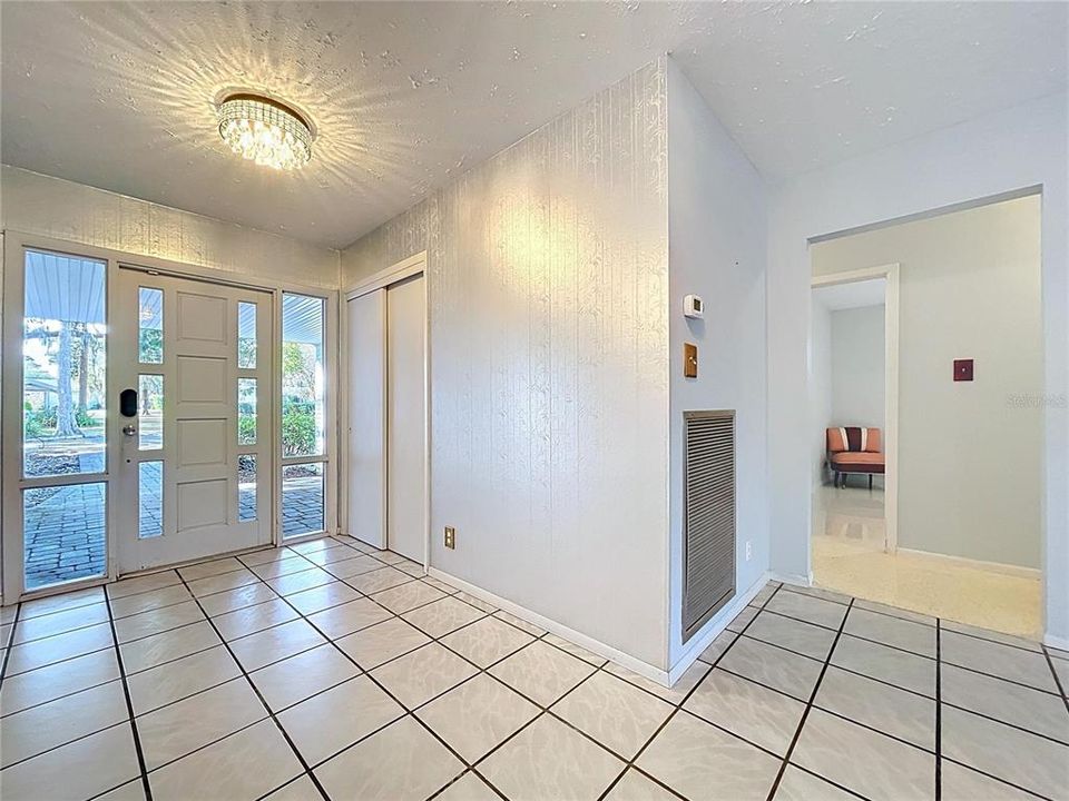 For Rent: $3,300 (4 beds, 3 baths, 2692 Square Feet)