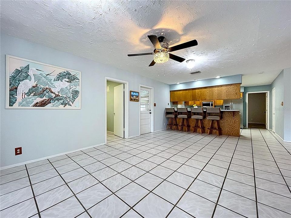 For Rent: $3,300 (4 beds, 3 baths, 2692 Square Feet)