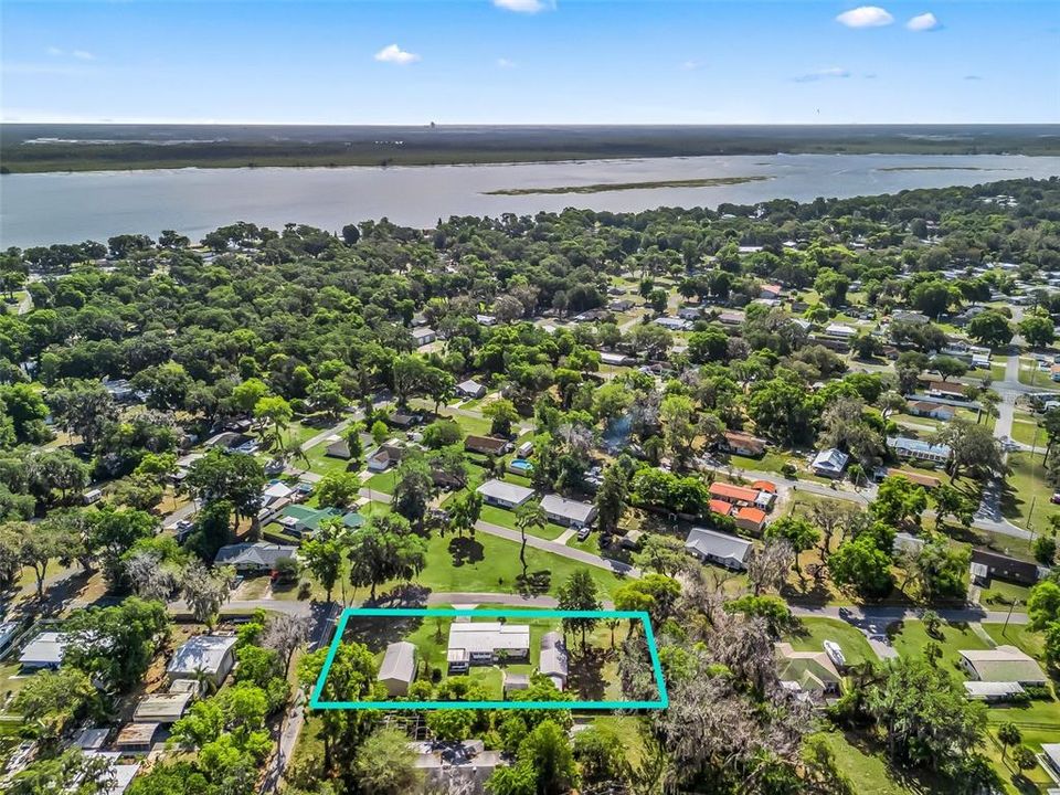 Active With Contract: $284,500 (2 beds, 1 baths, 1230 Square Feet)