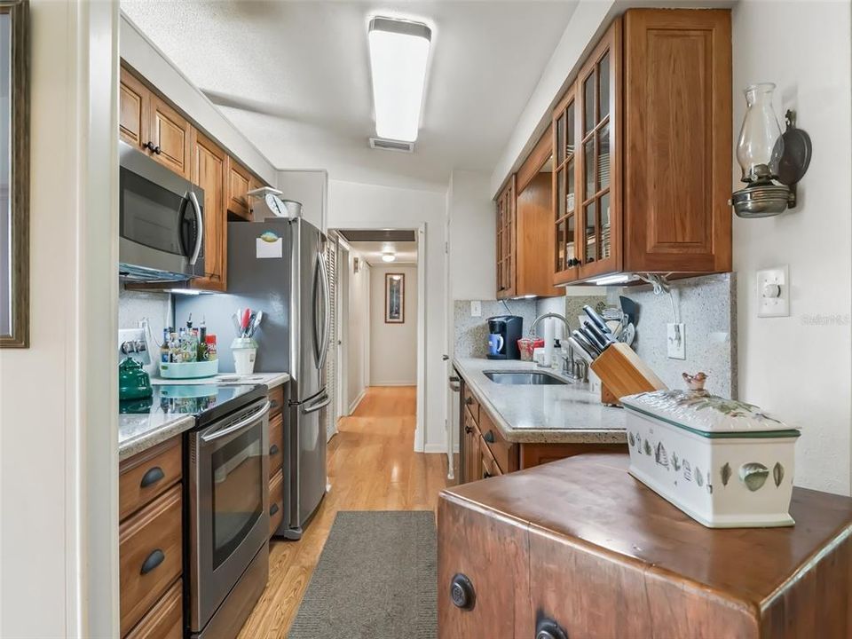 Active With Contract: $284,500 (2 beds, 1 baths, 1230 Square Feet)