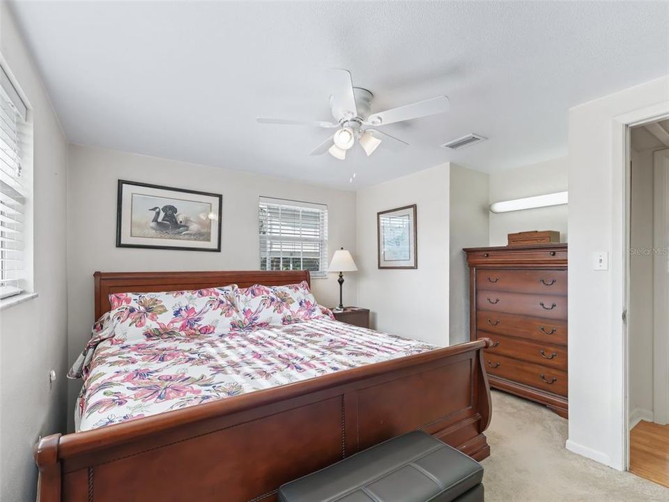 Active With Contract: $284,500 (2 beds, 1 baths, 1230 Square Feet)